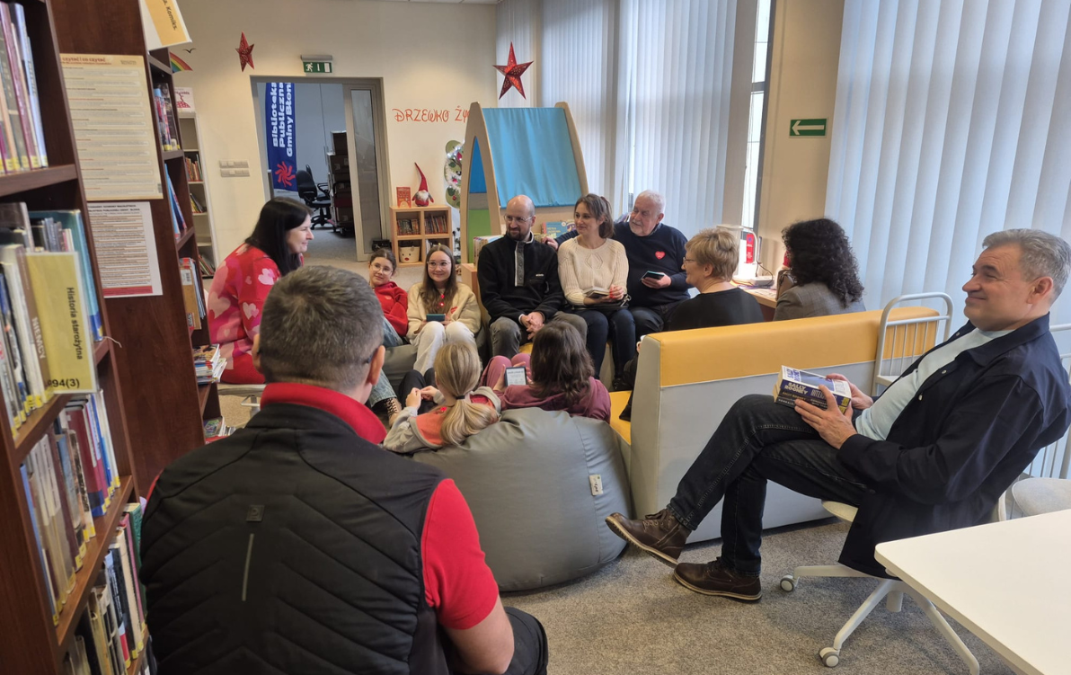 Zdjęcie do Spotkanie MDKK i DKK: projekt "Nowoczesne czytanie - Dyskusyjne Kluby Książki w Bibliotece w Błoniu&rdquo;,