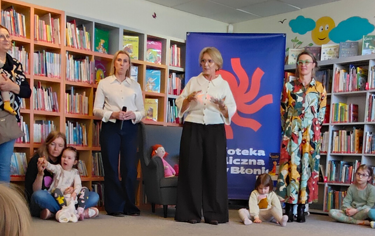 Zdjęcie do Dzień Książki dla dzieci 2026: Eliza Piotrowska w bibliotece w Błoniu
